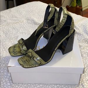 Green snake skin block heel high heels